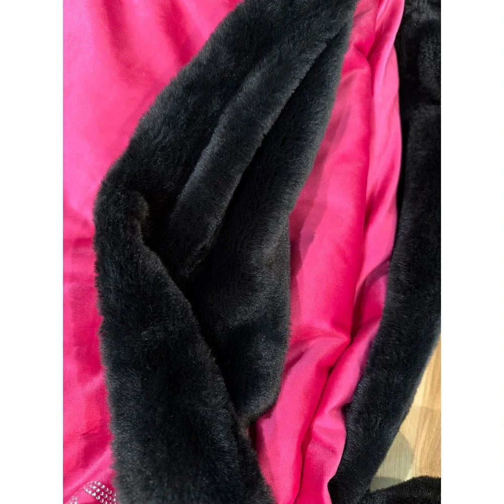 Juicy Couture Pink Black Faux Fur Reversible Plush Throw Blanket Rhinestone Logo